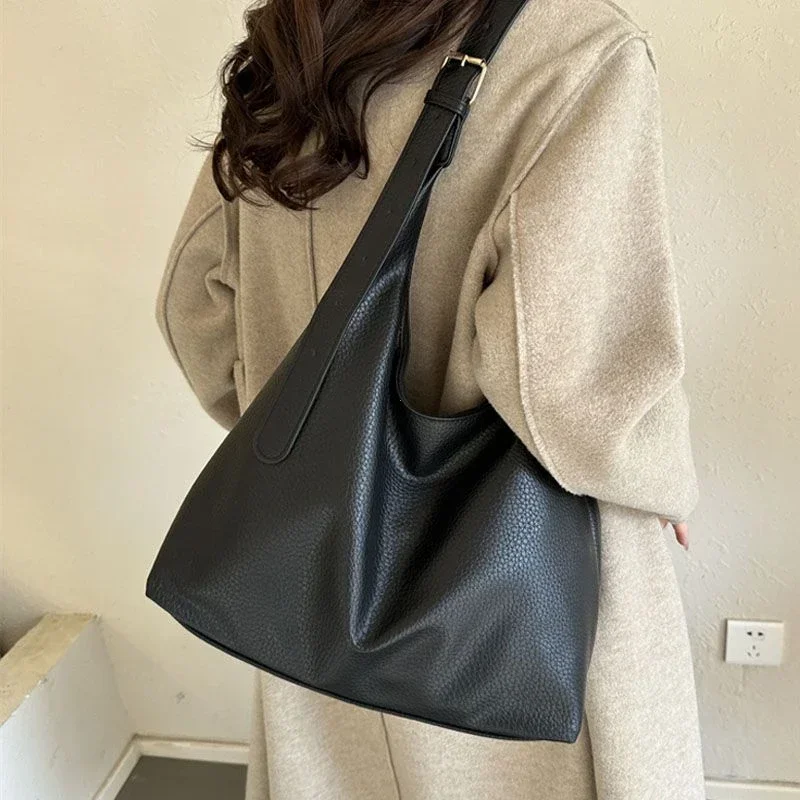 Women Bags In Trend - Modna skórzana torba z grubej bawełny